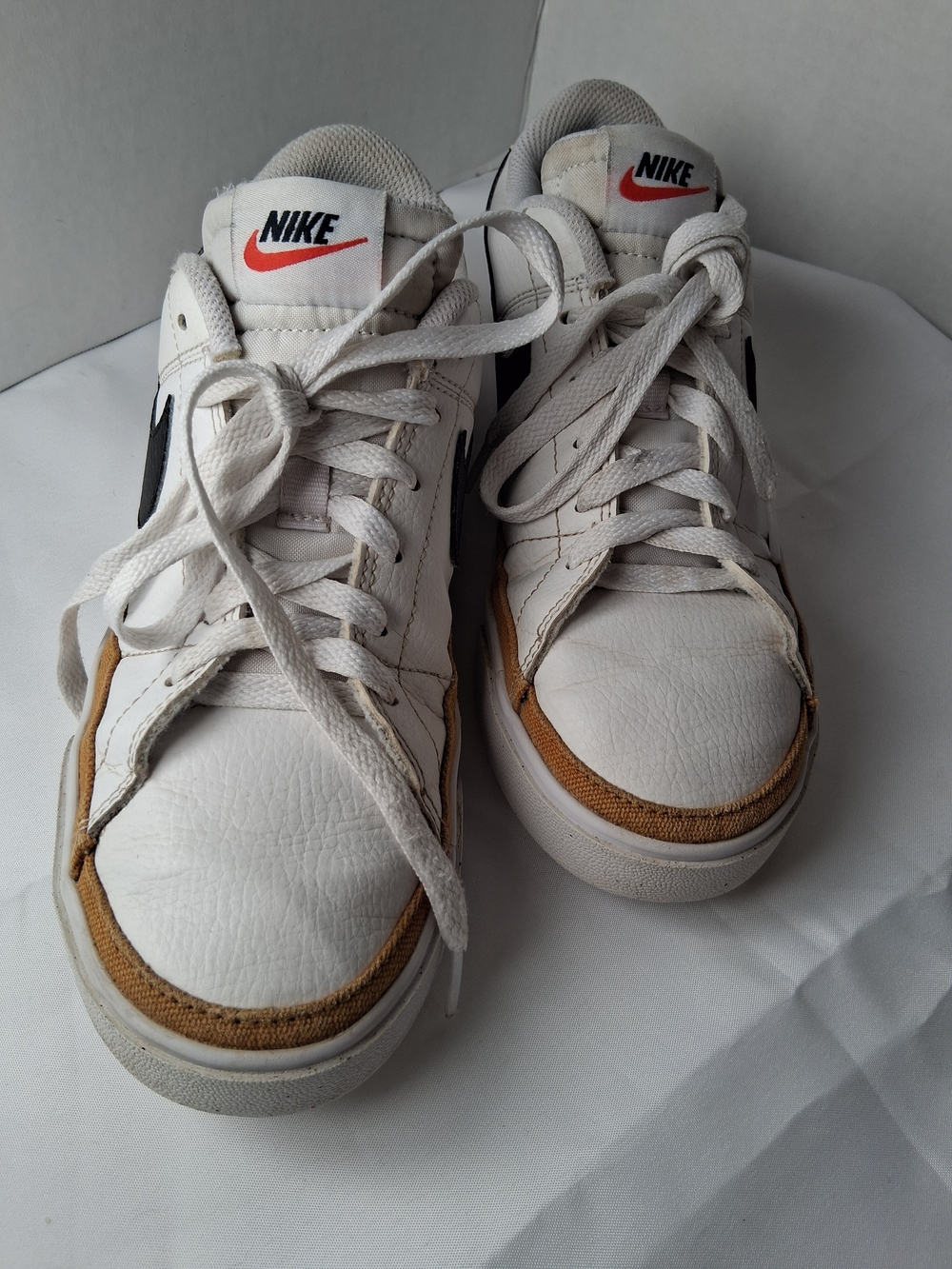 Nike Men’s White and Brown Low-Top Sneakers